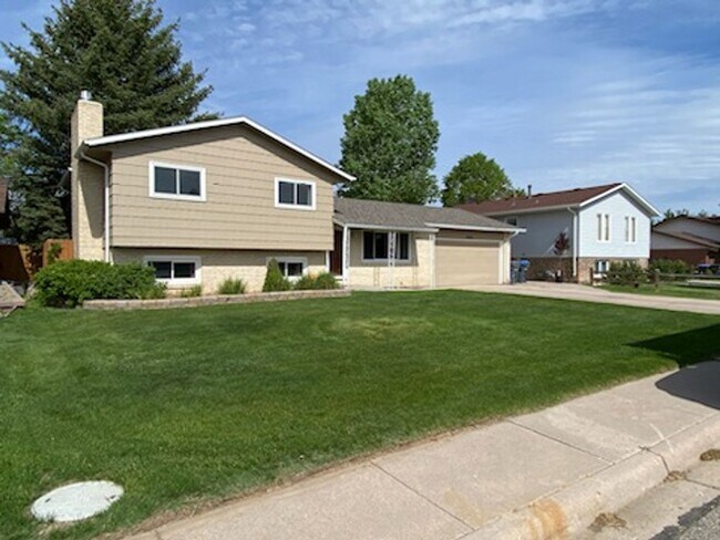 Foto del edificio - 5038 Hickory Pl