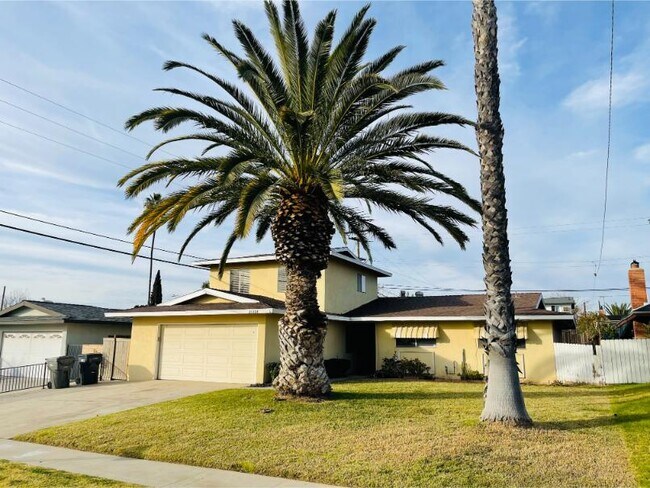 Foto del edificio - 25304 Fay Ave