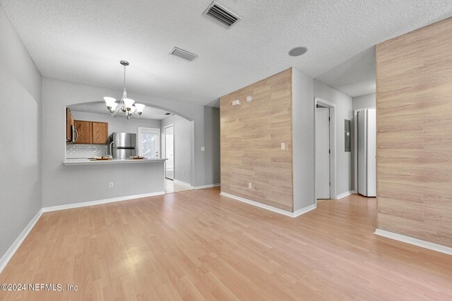 Building Photo - 632 Briar Way Ln