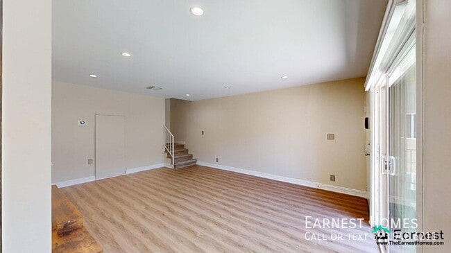 Building Photo - 10757 Hortense St