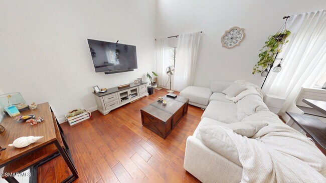 Foto del edificio - 5123 Longfellow Way