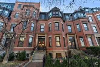 Building Photo - 352 Marlborough St