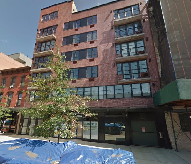 Foto del edificio - 527 Court St