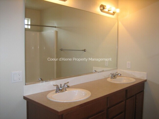 Foto del edificio - 3 bed, 2.5 bath house