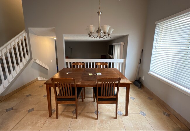 Foto del edificio - Beautifully Remodeled 5-Bedroom Home with Finished Basement and Custom Upgrades!