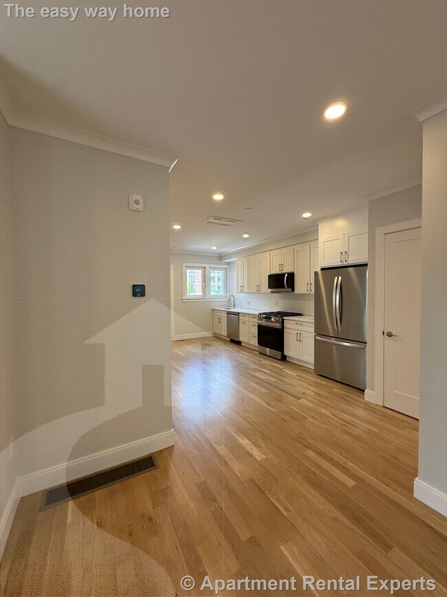 Building Photo - 35 Gore St