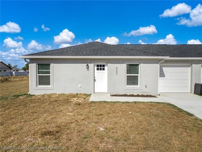 Foto del edificio - 6303 Red Cedar Rd