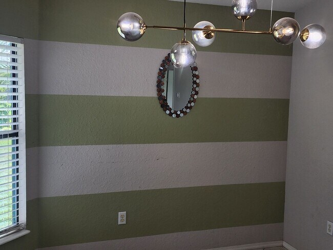 Foto del edificio - 4 Bedroom Single Family Home in Lakeland