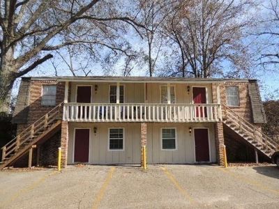 Foto principal - 806 Maxwell Dr
