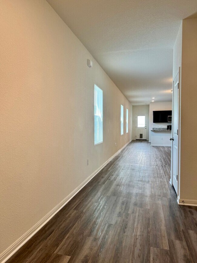 Building Photo - 100 Helios Dr