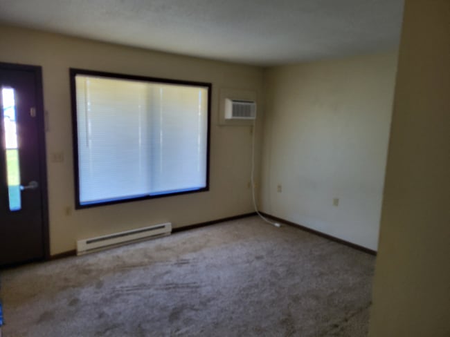 Building Photo - 311 E Main St