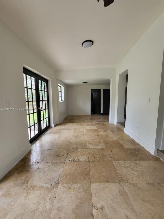 Foto del edificio - 816 NE 91st Ter