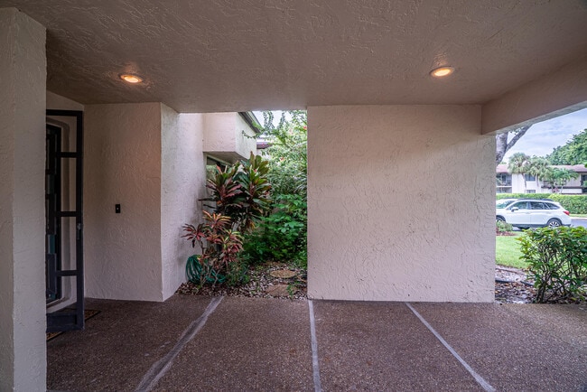 Foto del edificio - 8410 Cypress Ln
