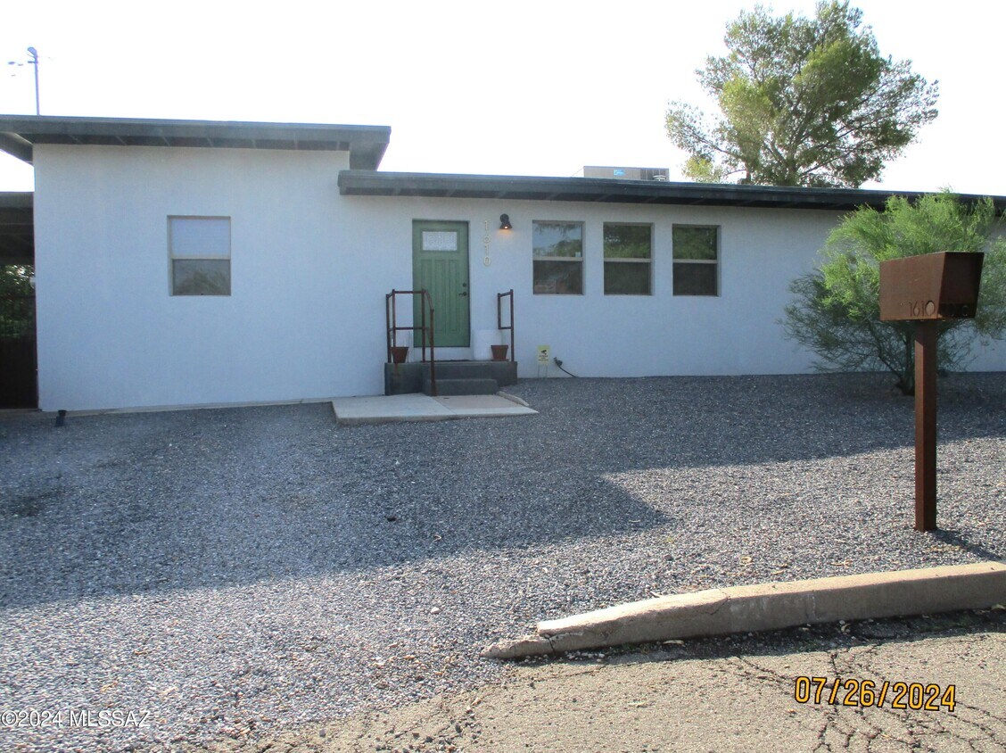 Primary Photo - 1610 N 5th Ave