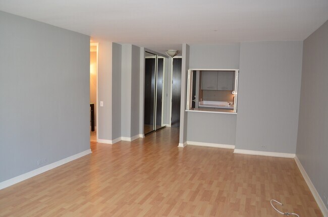Building Photo - 535 N Michigan Ave