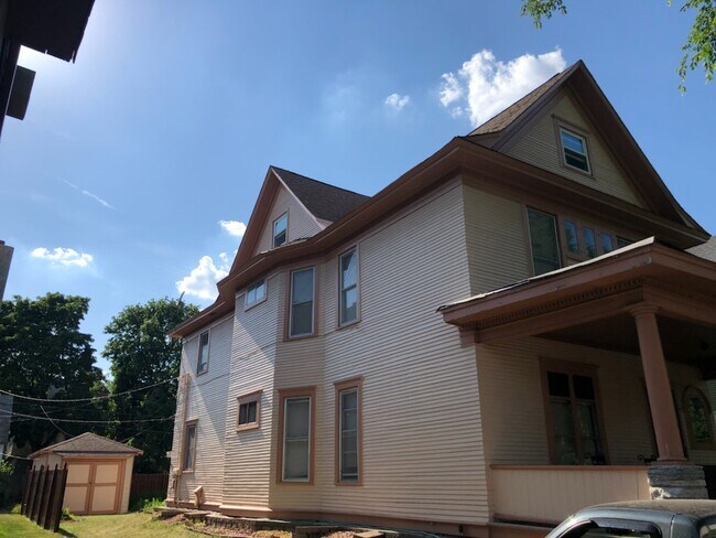 Building Photo - 2632 Colfax Ave S