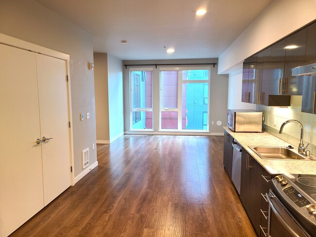 Foto del edificio - Contemporary Open 1Bd/1Ba Condo in Downtow...