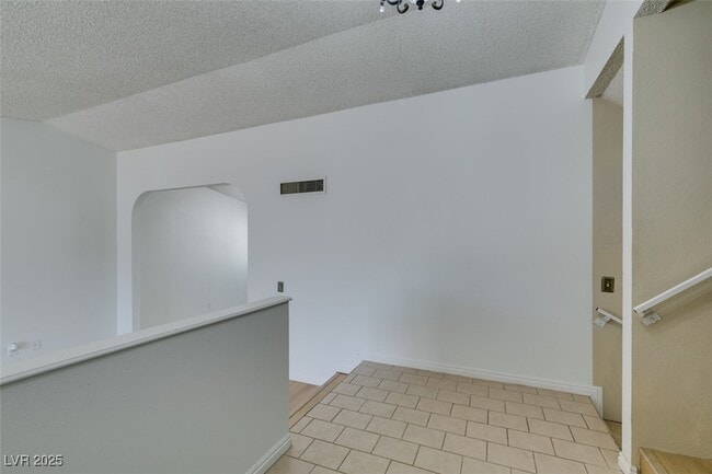 Building Photo - 5656 Maceta Ave