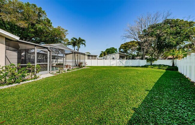 Foto del edificio - 6311 103rd Ave N