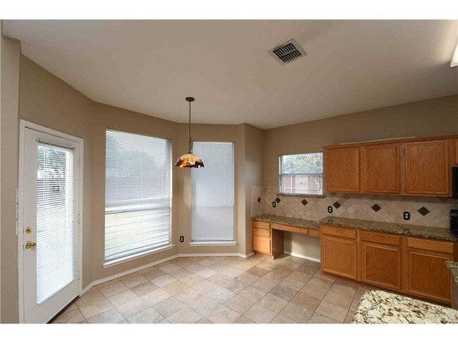 Building Photo - 11805 Rocky Point Dr
