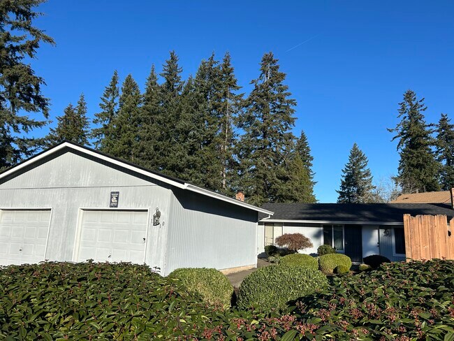 Building Photo - 18000 Weaver Ct