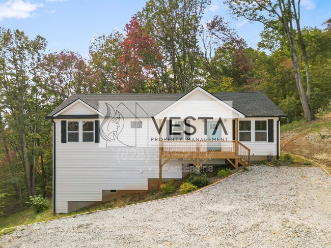 Building Photo - 376 Hague Dr