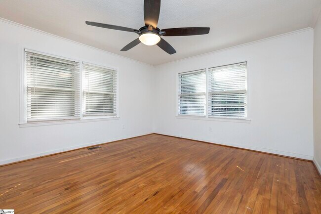 Building Photo - 705 Ravenel St