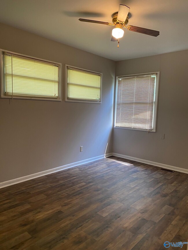Foto del edificio - 2611 Hilltop Terrace NW