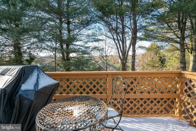 Building Photo - 302 Pleasant Knoll Ct