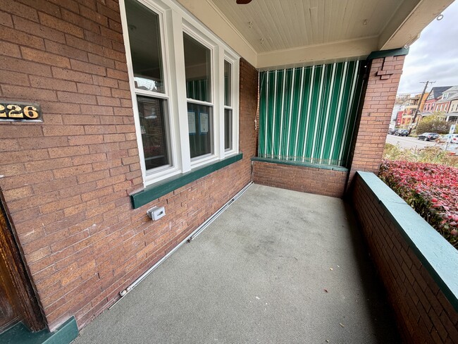 Photo - 226 Gross St House