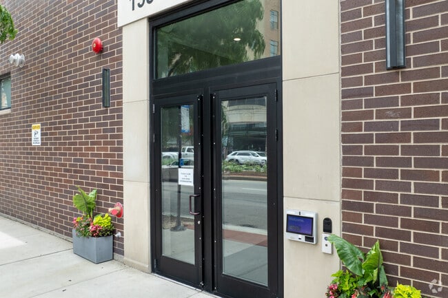 Entrance - Maeve on Ashland