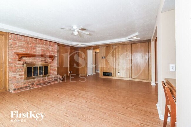 Building Photo - 718 Bordner Dr