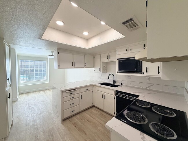Building Photo - 1448 Plymouth Rock Way