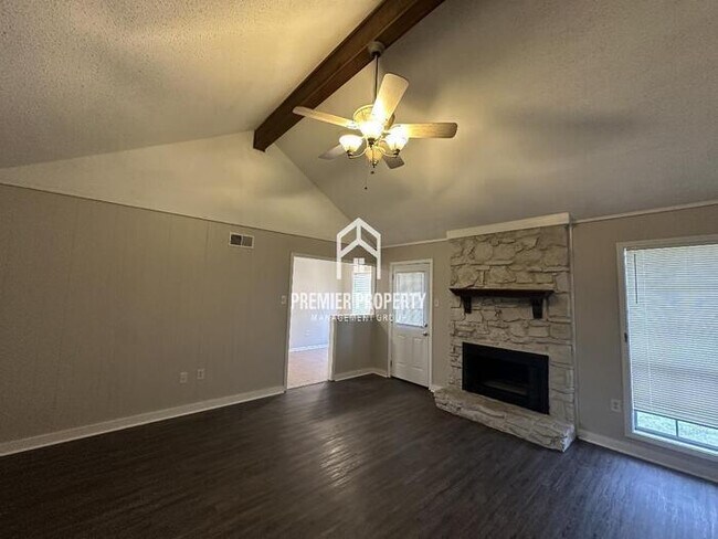 Foto del edificio - 6285 Skyview Cir