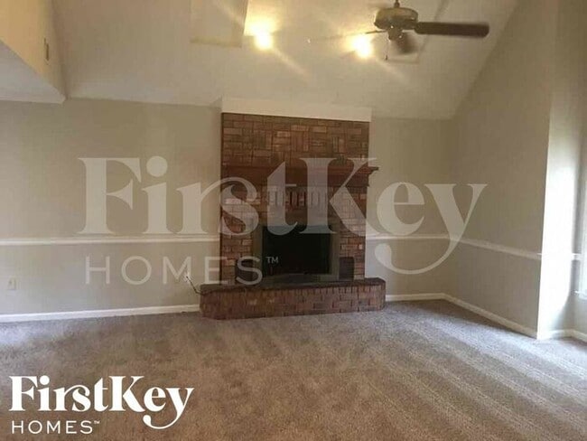 Building Photo - 6715 Valley Bend Dr