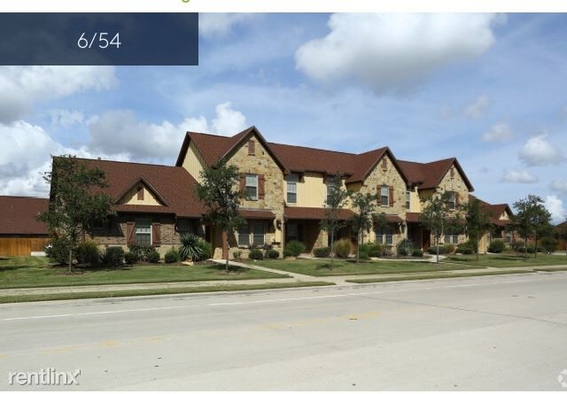 Building Photo - 3 br, 3 bath Townhome - 514 Deacon W Dr