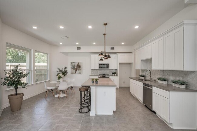 Foto del edificio - 3522 Talia Wood Ct
