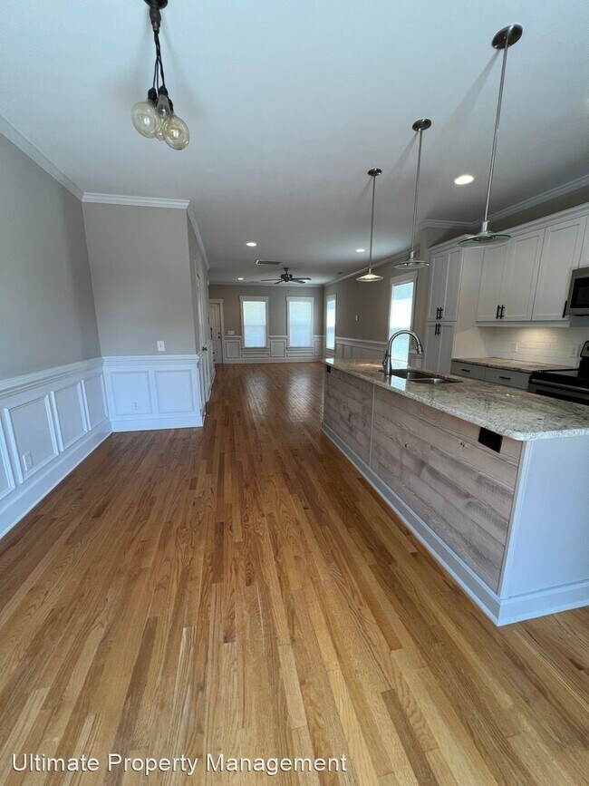 Building Photo - 3 br, 2.5 bath House - 622 S 5th Avenue