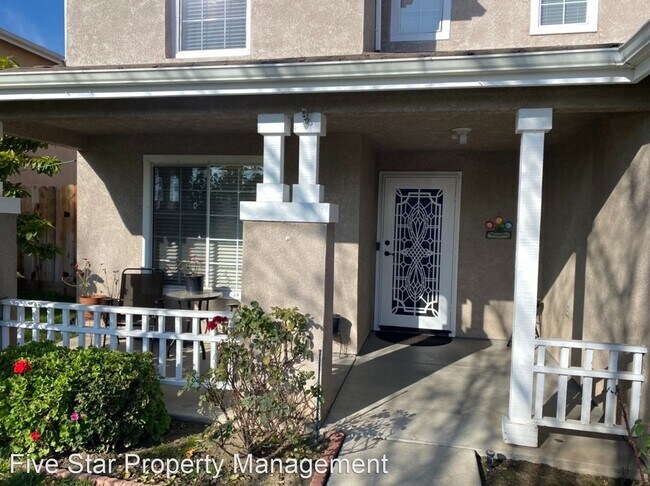 Building Photo - 4 br, 2.5 bath House - 2029 Floral Ct