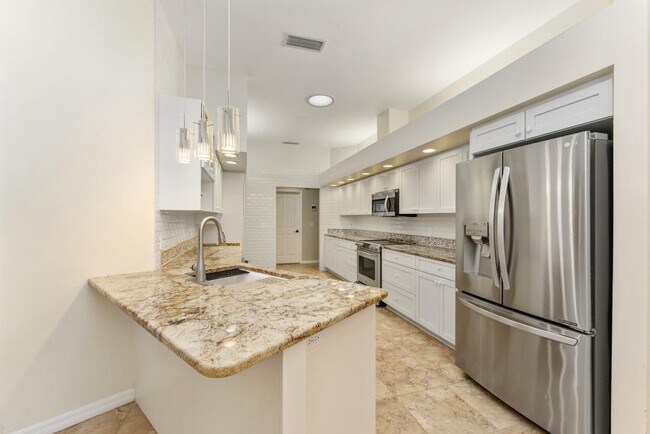 Foto del edificio - 4 bedroom in Gainesville FL 32606