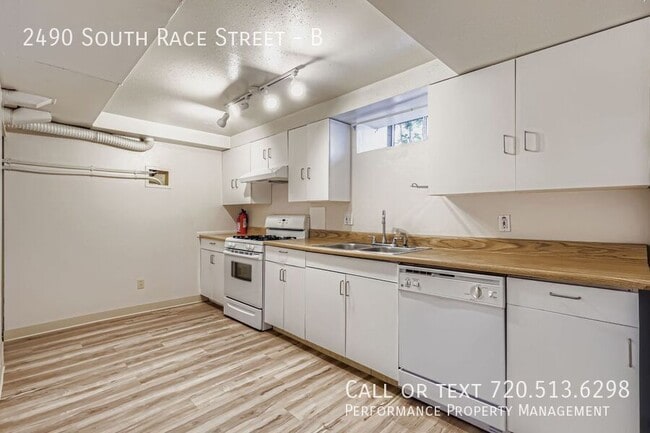 Building Photo - 2490 S Race St