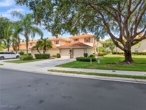 Building Photo - 445 Robin Hood Cir