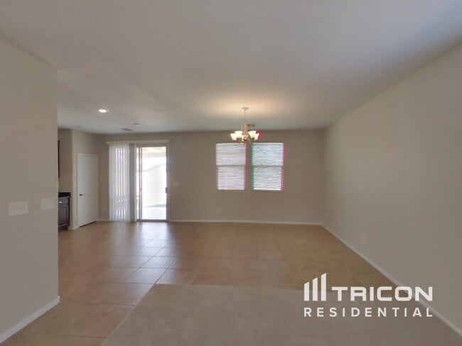 Building Photo - 9537 Crown Pines Ct