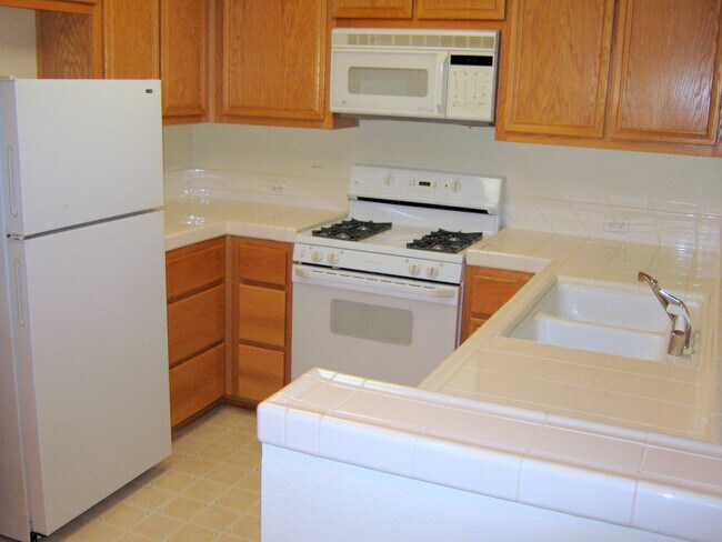 Building Photo - S240