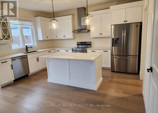 Building Photo - 89 Royal Cres