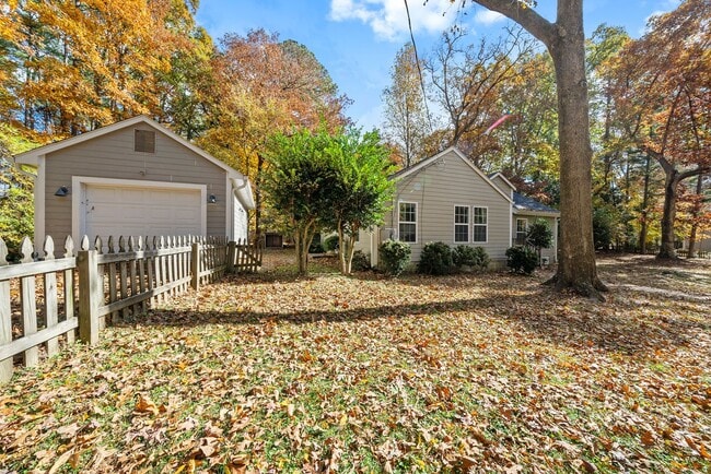 Building Photo - 900 Branch St