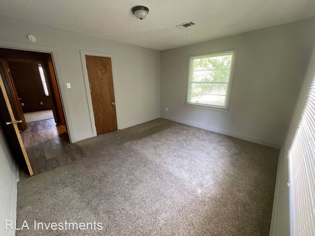 Building Photo - 2 br, 1 bath House - 1326 Division Street