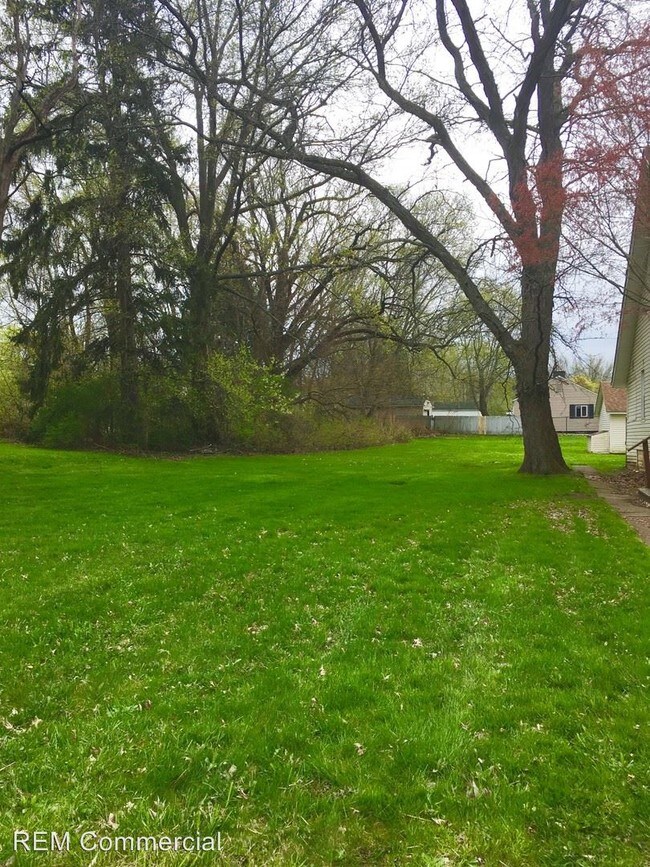 Foto del edificio - 3 br, 1.5 bath House - 1128 Vernon Odom Blvd