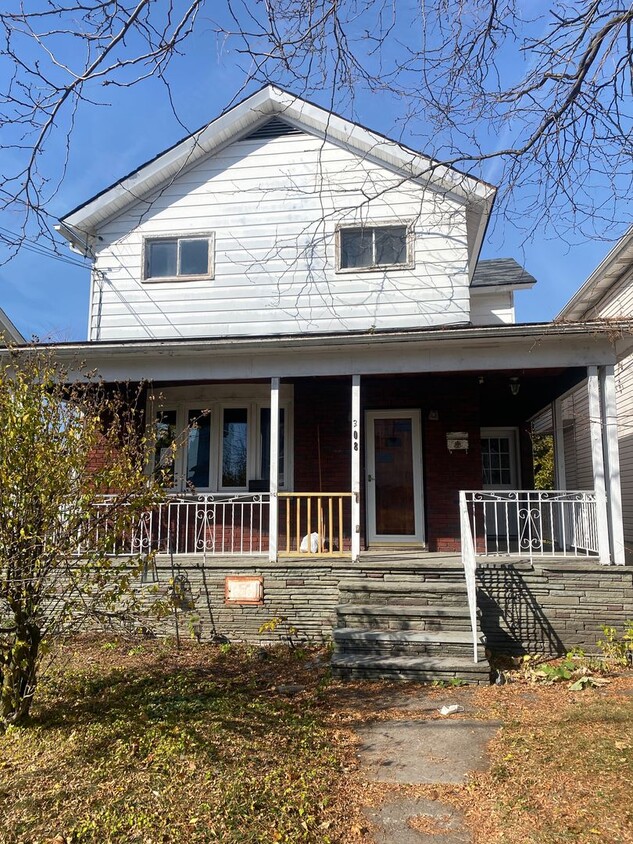 Primary Photo - 308 S Hyde Park Ave