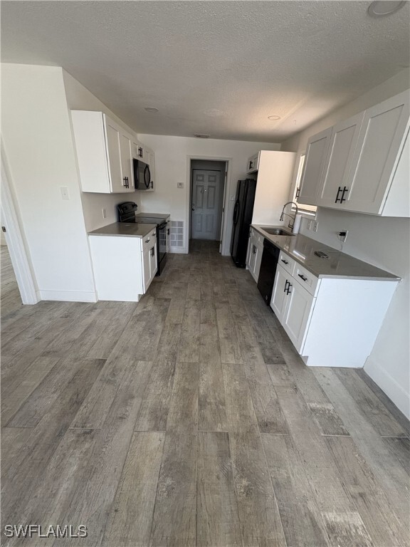 Foto del edificio - 9765-9767 Montana Ct
